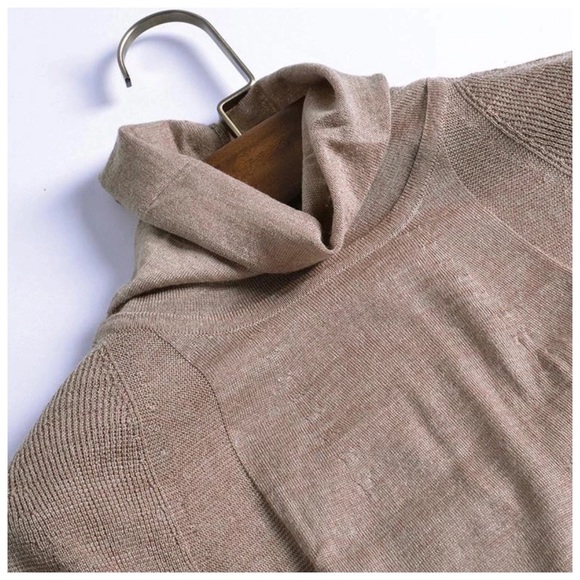 🎁 1 DAY MOVING SALE Soft Cashmere Flowing Lightweight Sweater 🎁 - Picture 4 of 8